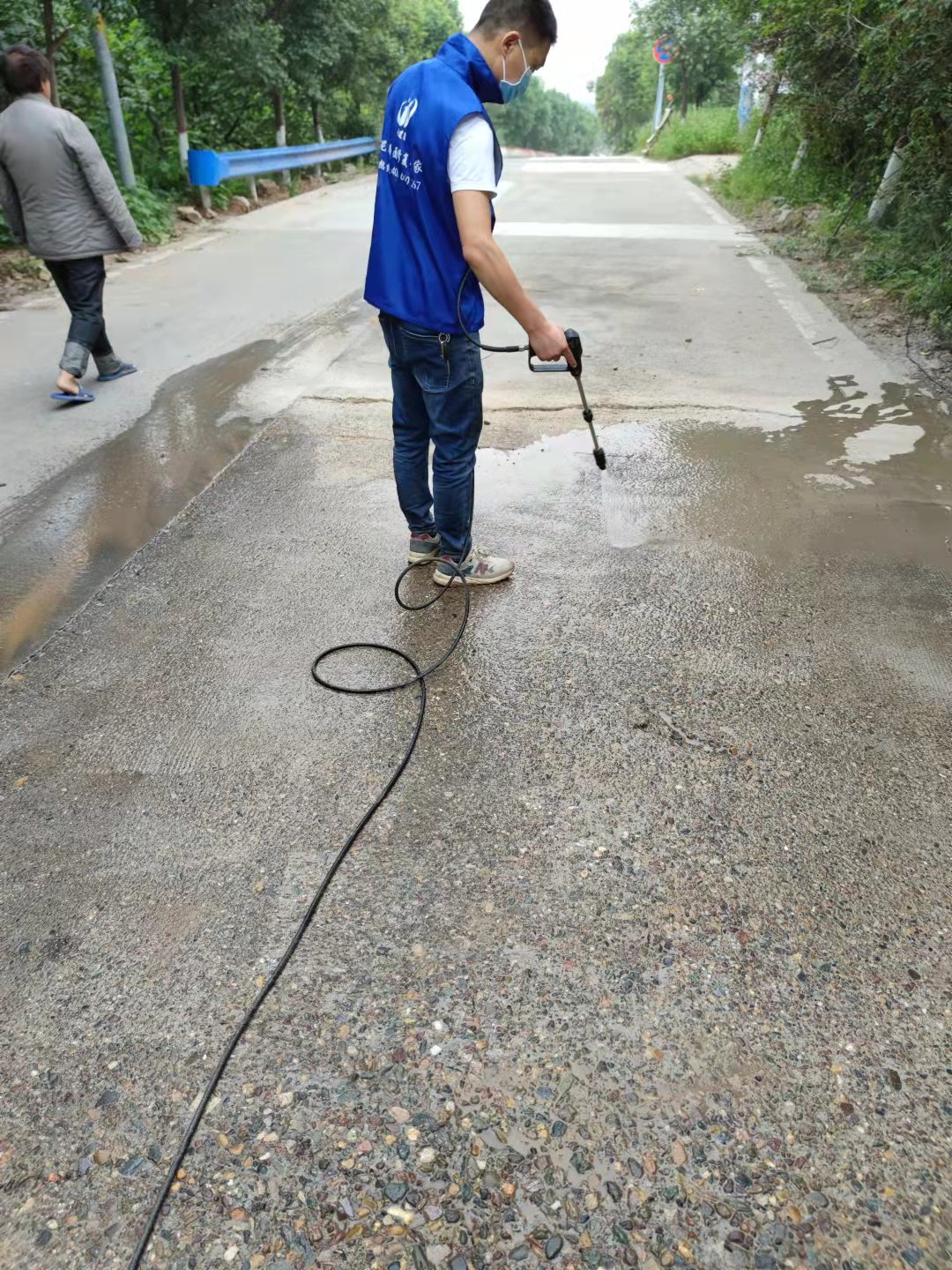 水泥路面修補料修補厚度是多少？